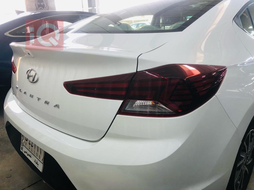 هیوندای ئەلەنترا